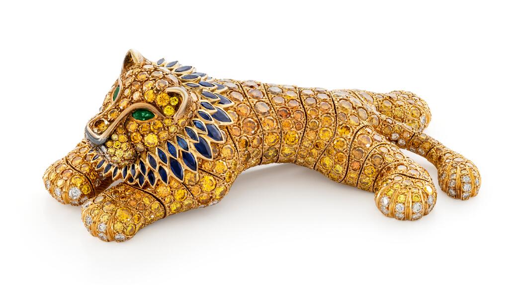 A lion shoulder brooch, circa 1985, signed by René Boivin sold above its estimate for CHF 504,000 ($554,904) to a buyer in the room following about four minutes of heated bidding, Christie’s said. Boivin lion brooch